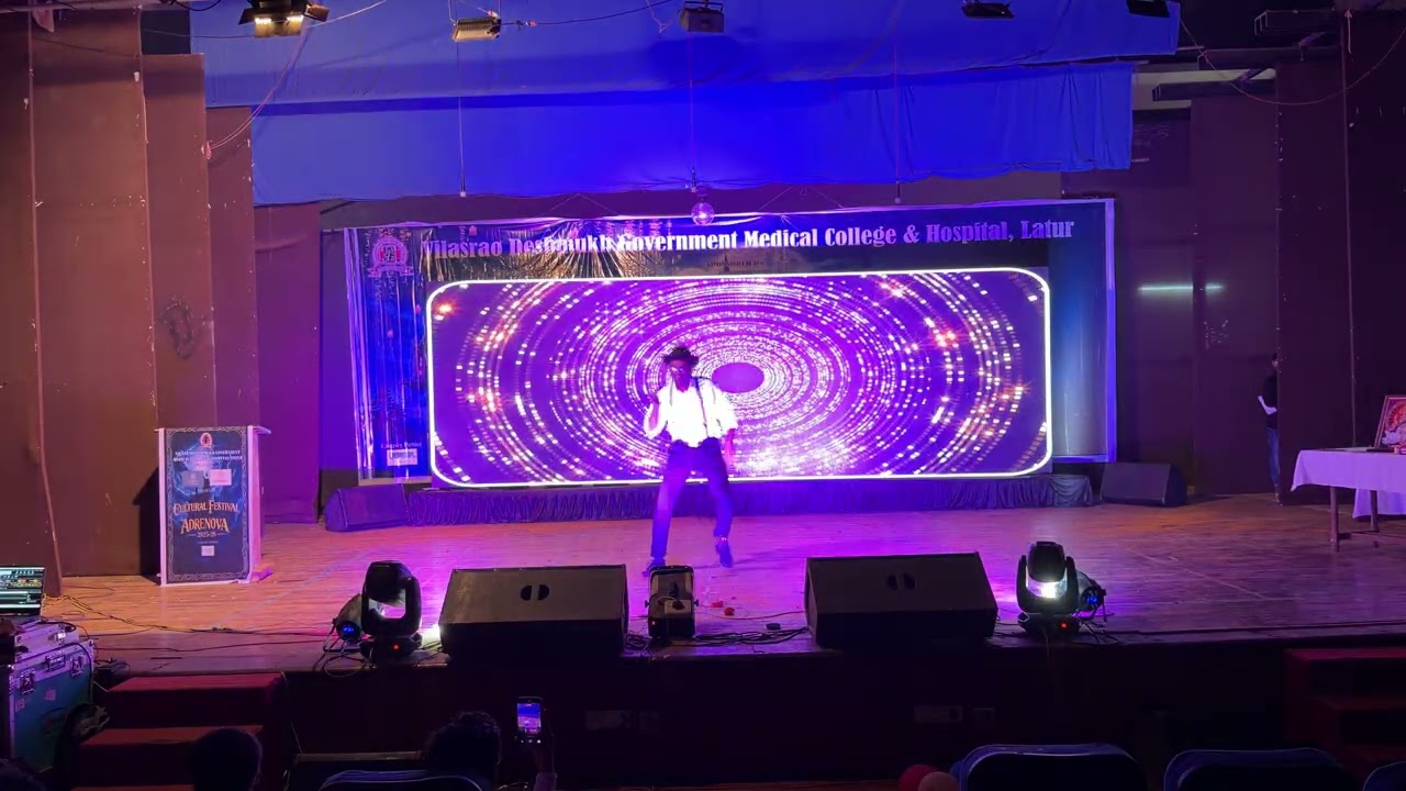 bachna ae haseeno | blue eyes | bang bang dance performance |Adrenova 2025 vdgmc latur cultural fest