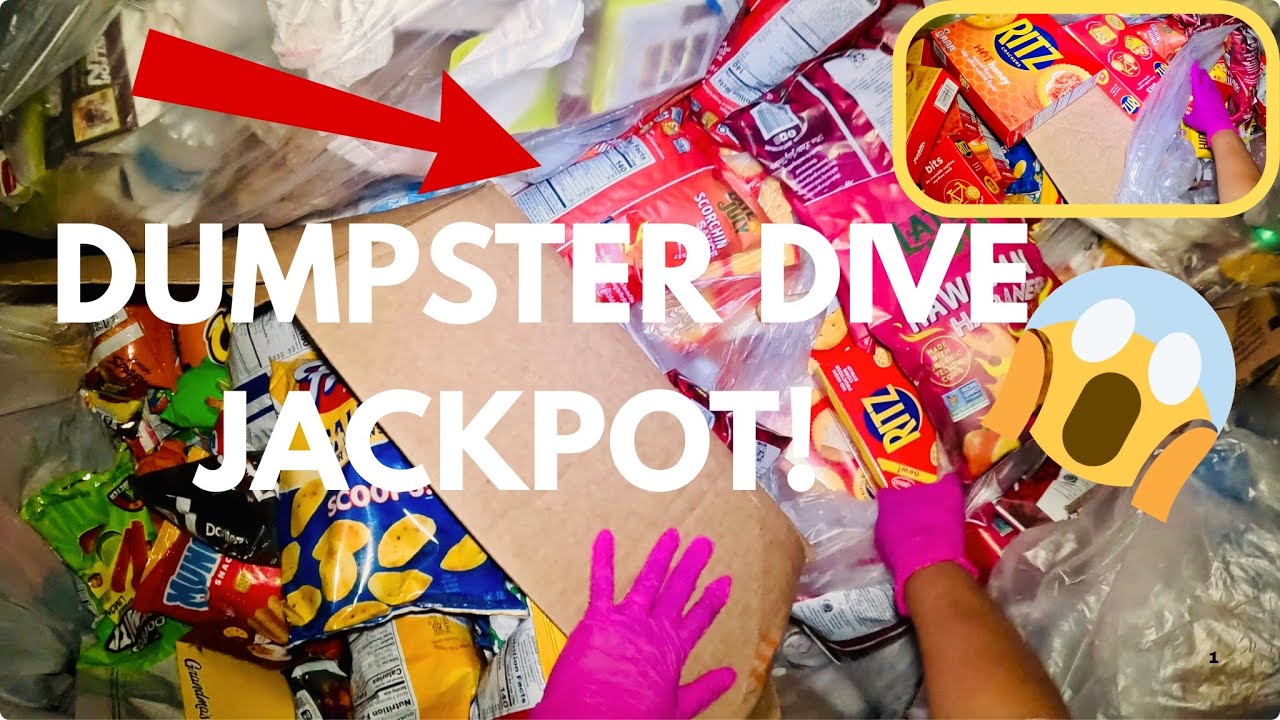 DUMPSTER DIVING :I FOUND A HUGE SNACK HAUL DUMPSTER DIVING AT NIGHT!  #dumpsterdiving 
