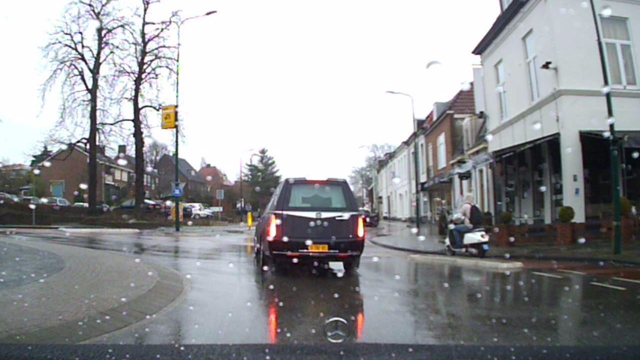 Meerijden met een rouwstoet