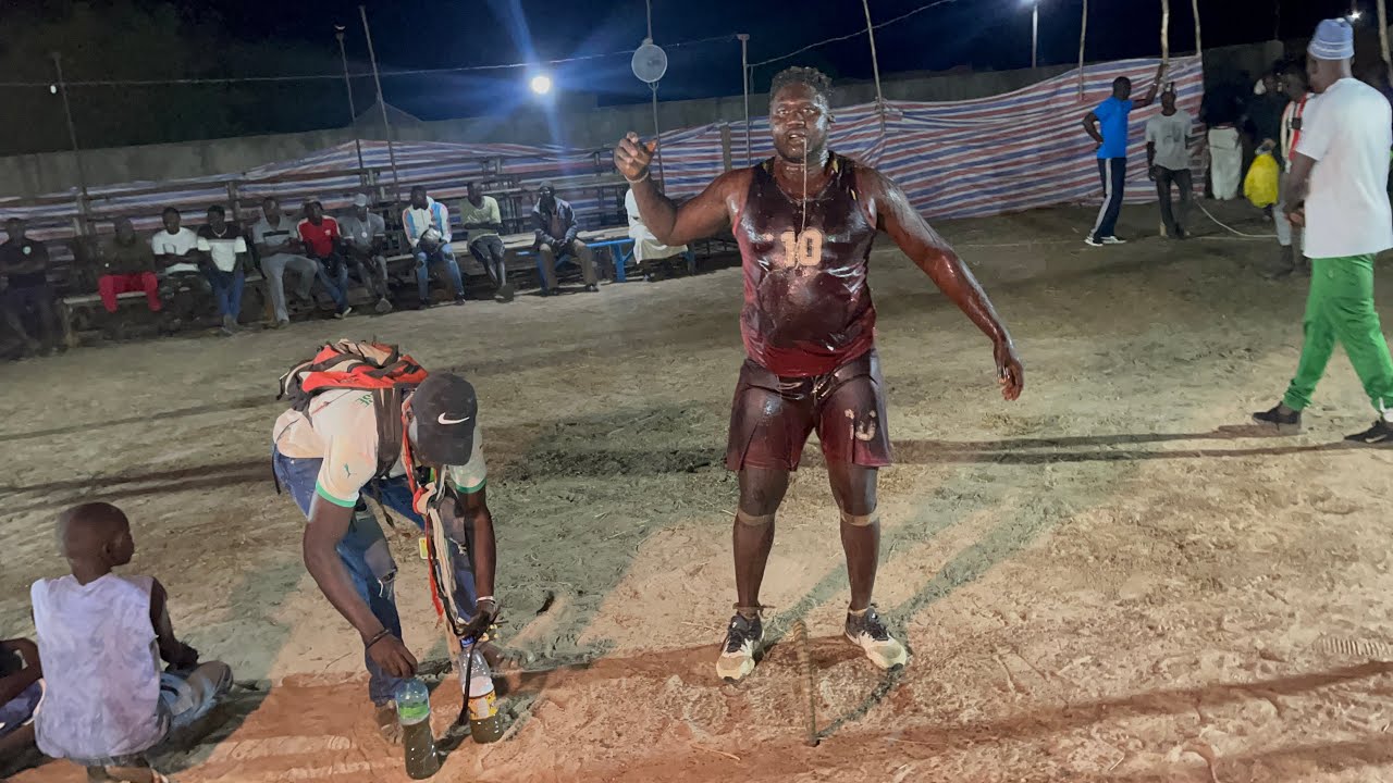 Entrée de QUINZE NDANGANE ET MBALKA YAYEME LAMB KORITE LOUL SESSENE le 11 avril 2024