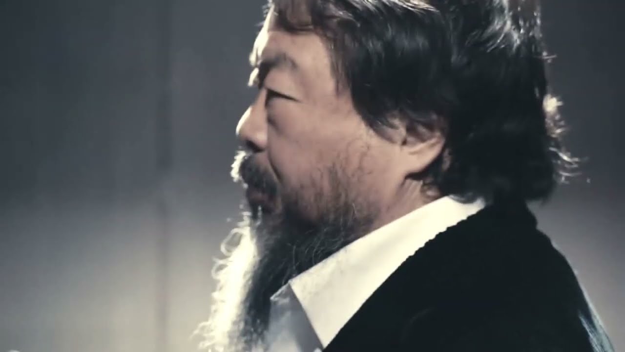 Ai Weiwei  傻伯夷  Dumbass
