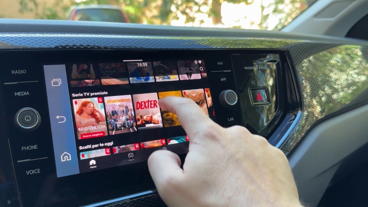 Come vedere YouTube e Netflix su Apple CarPlay e Android Auto