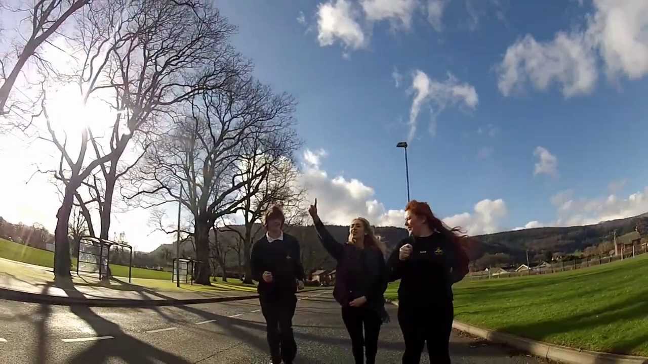 Ysgol Dyffryn Conwy Llanrwst - A'i dyma'r ffordd i Ddyffryn Conwy