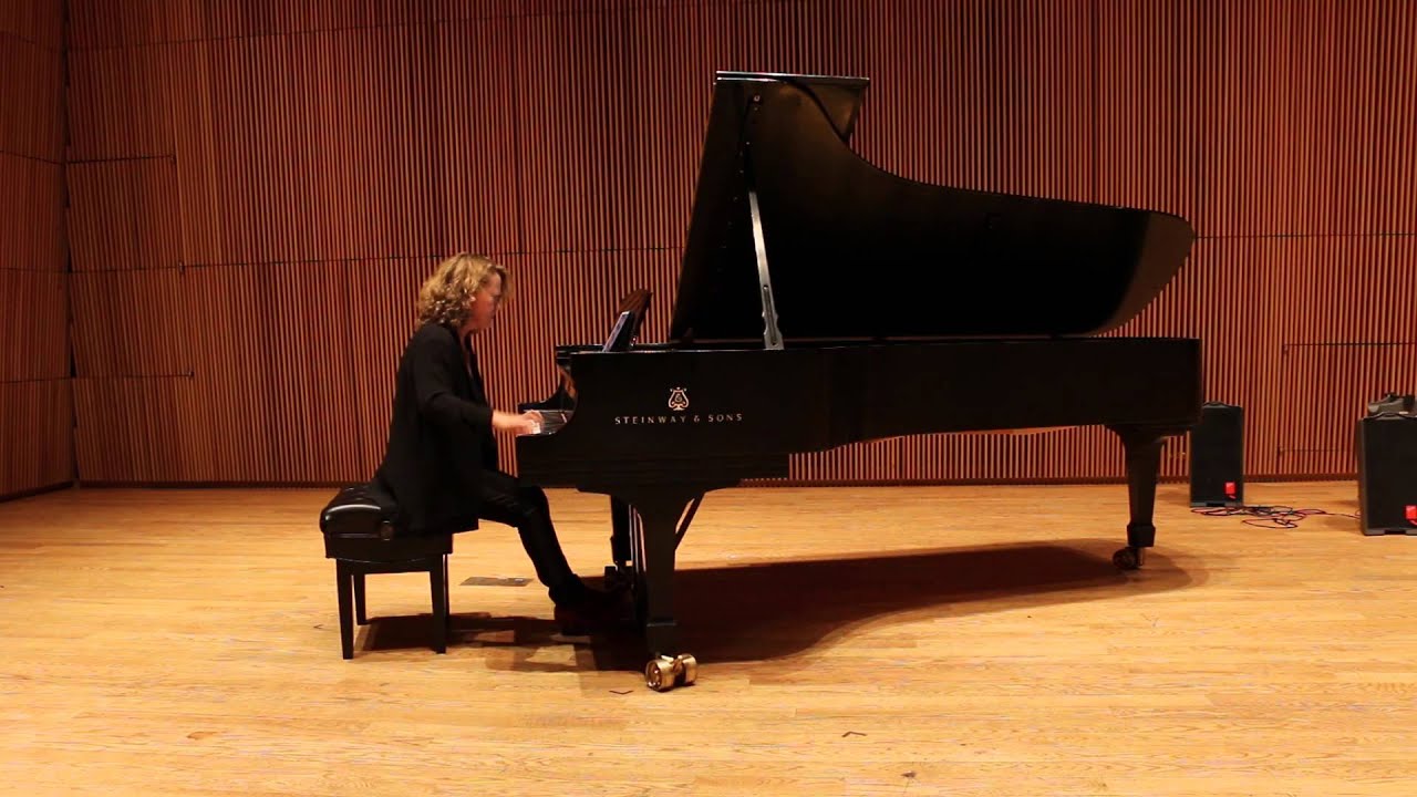 Earring by Julia Wolfe performed by Lisa Moore