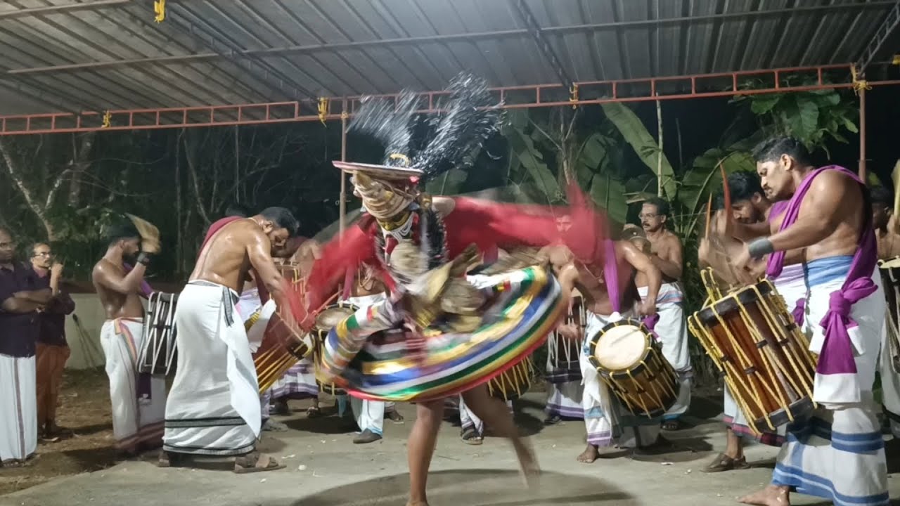 garudan thookkam (samjith kaduthuruthy &vishnu muttuchira)/ഗരുഡൻ തൂക്കം ഞീഴൂർ അമ്പലം
