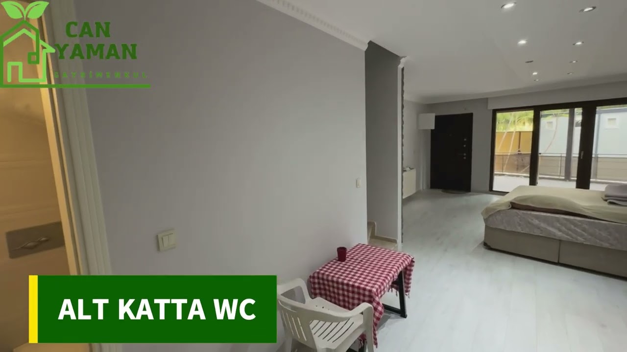 Çeşme Dalyan’da Satılık 5+1 Tripleks Villa – Deniz Manzaralı, Yatırımlık Fırsat