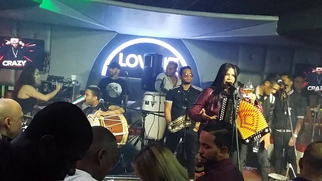 El prodigio sube a la India canela a tocar en lovera vip