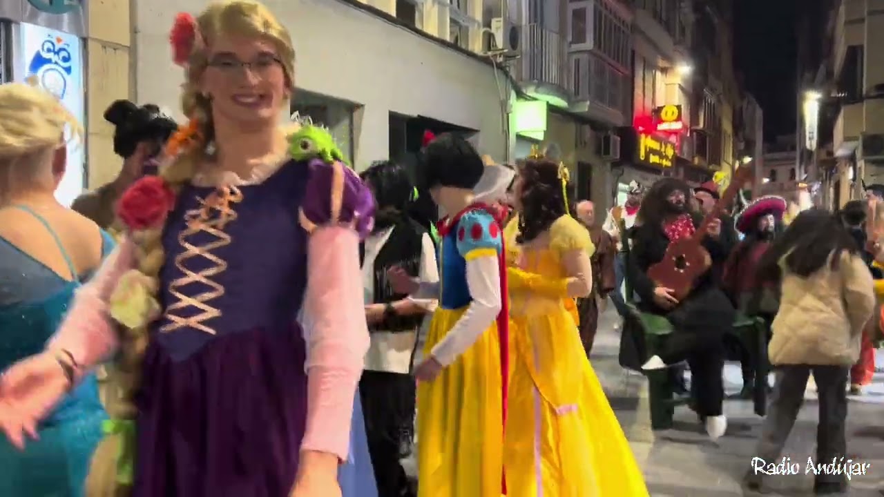 ANDÚJAR SE ECHA A LA CALLE PARA CELEBRAR EL CARNAVAL