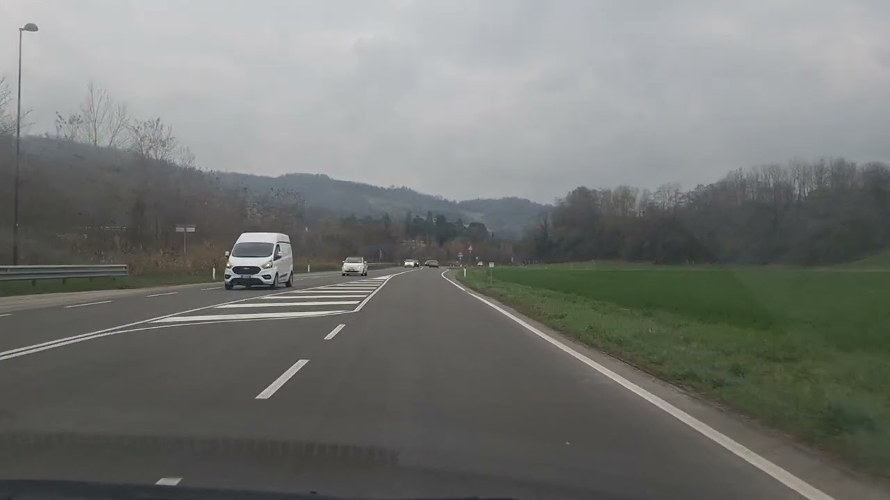 VERY NICE SCENE NORMAL ROAD ITALIA VIRALVIDEO PAKISTAN INDIA BANGLADESH 🇮🇹 