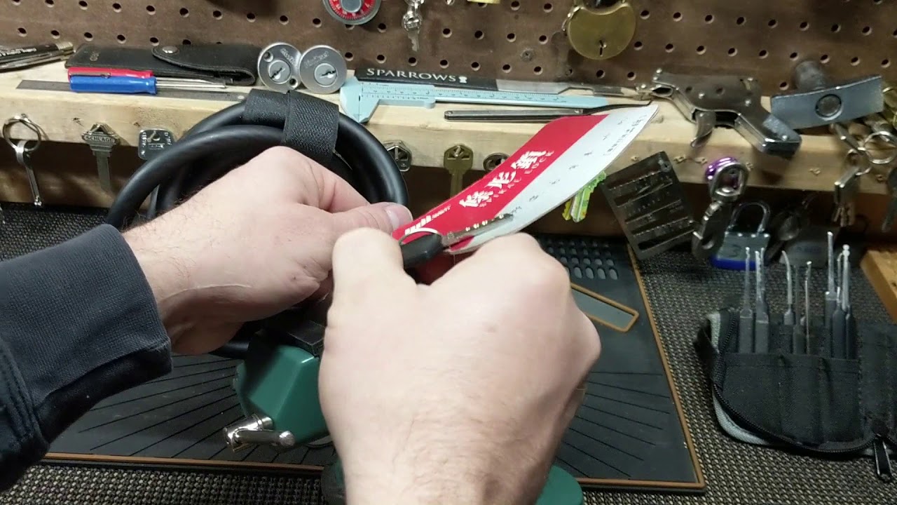 Spiral cable lock