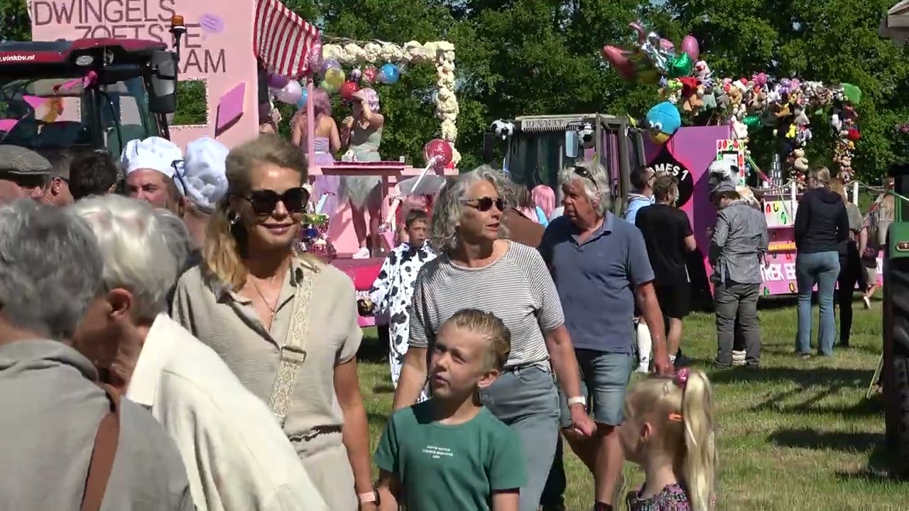 Dorpsfeest Dwingeloo optocht versierde wagens 20250510 compilatie