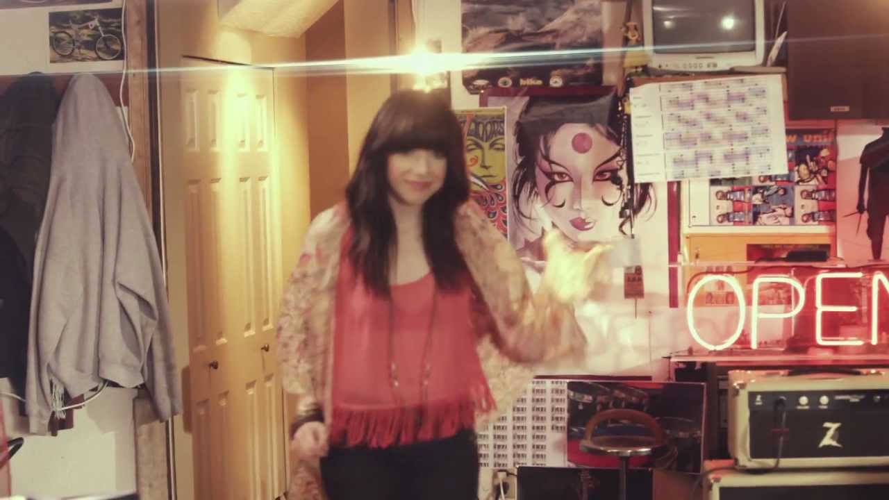 Carly Rae Jepsen - Call Me Maybe OFFICIAL VIDEO HQ