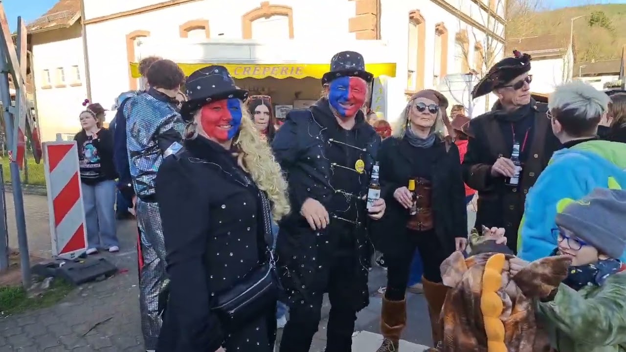 Fasnachtsumzug  und Strassenfasnacht 2025 Bruchweiler-Bärenbach Abrissclip T1 (Smartphone)