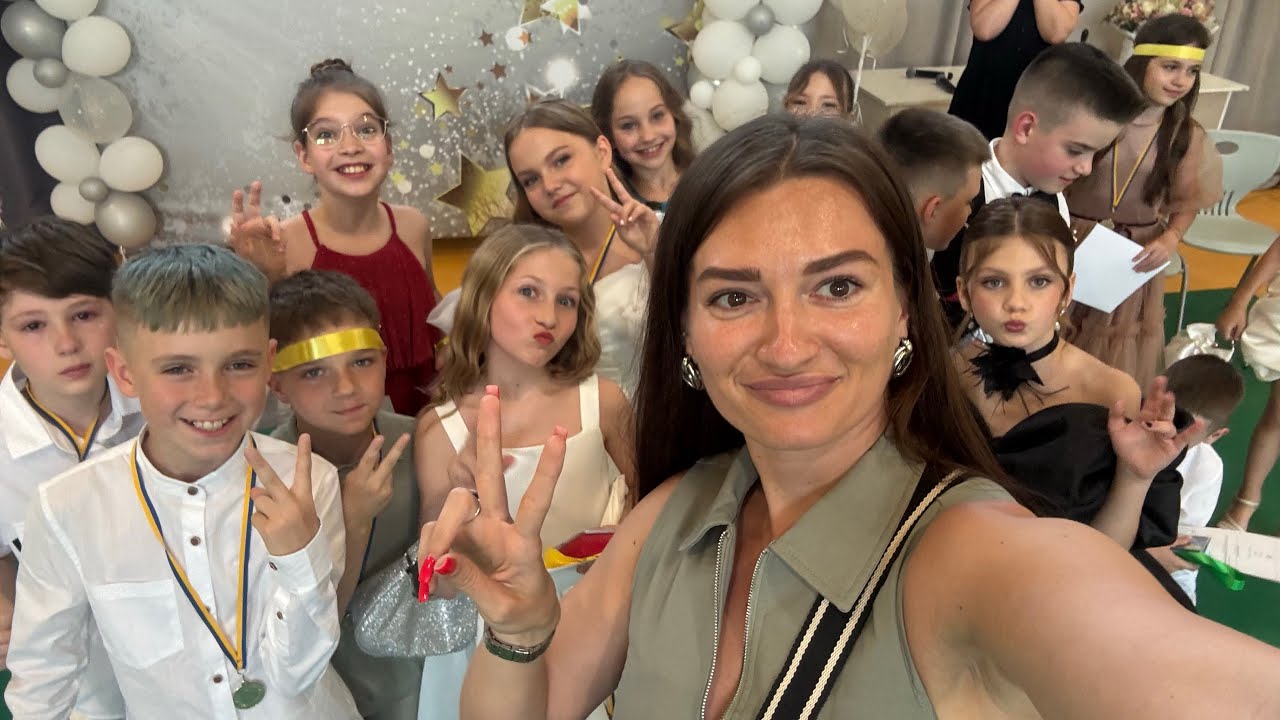 Випускний вальс для 4 класу) 