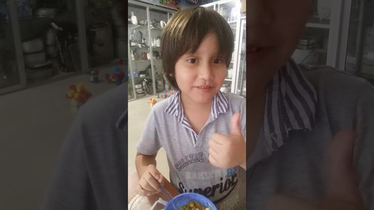 SantyTube comiendo chochos
