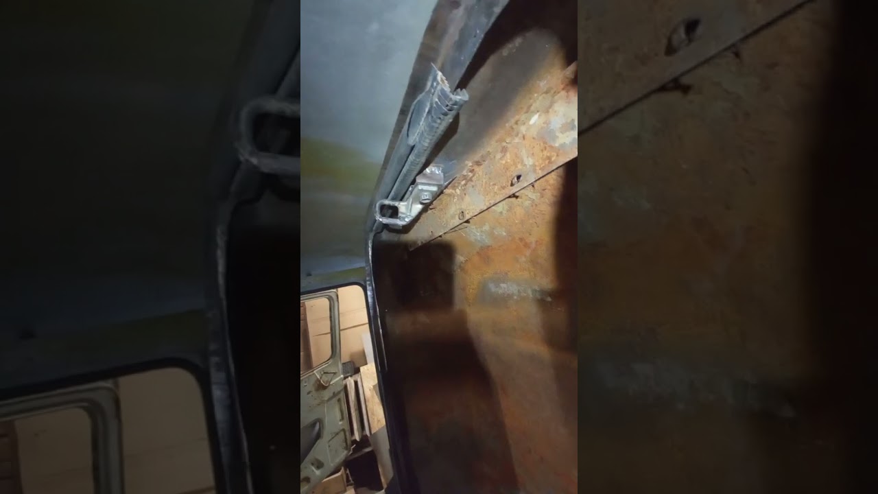 УАЗ 3303 замок капота от газ 3110
