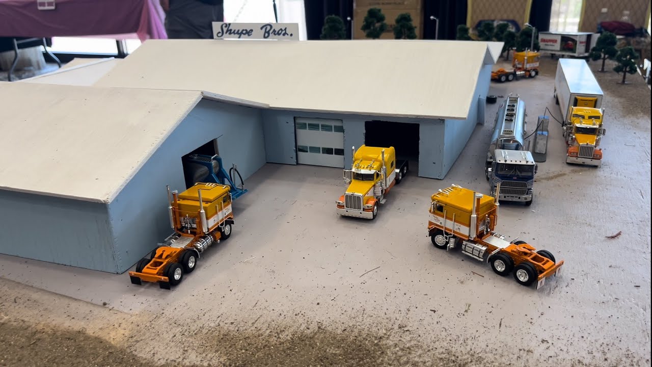 1/64 trucks and dioramas Indianapolis toy show
