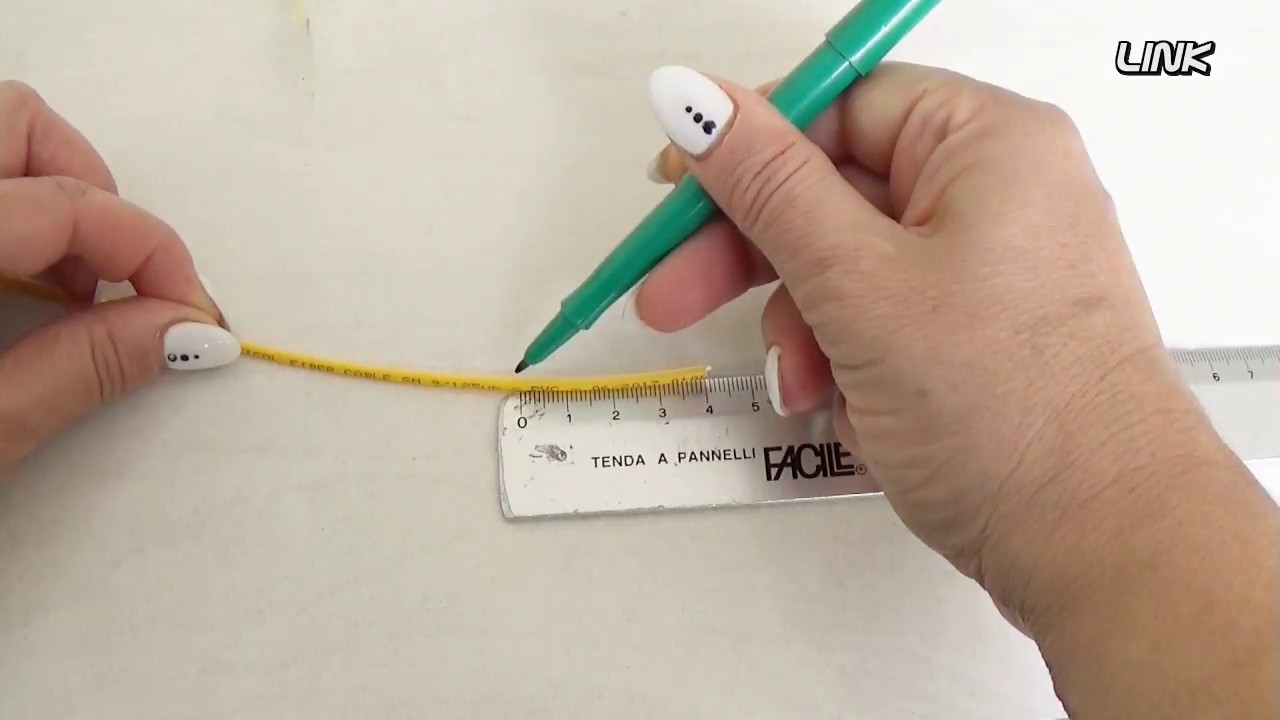 Come assemblare un connettore fibra ottica.