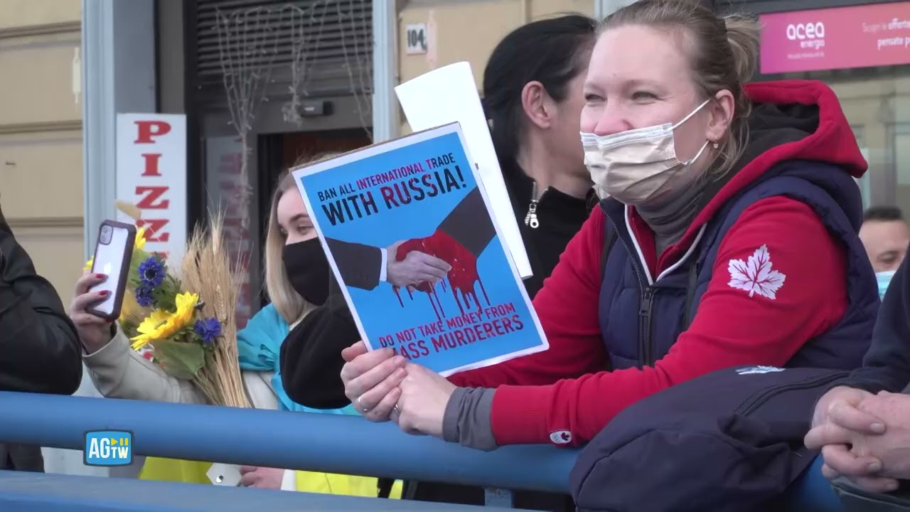 Manifestazione di filorussi a Roma: «Siamo con Putin, la guerra non è colpa sua»