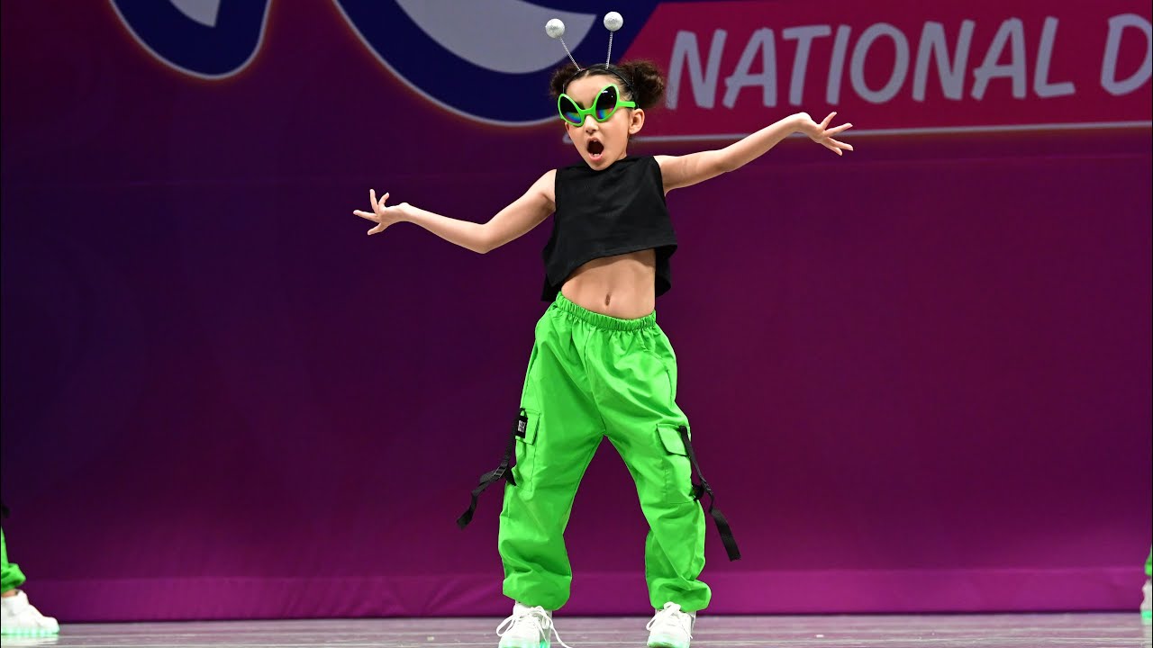 ALIEN INVASION - HIP HOP SMALL GROUP