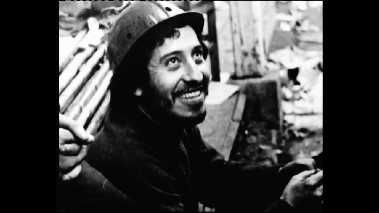 Pete Seeger y Leon Gieco - “Somos Cinco Mil”