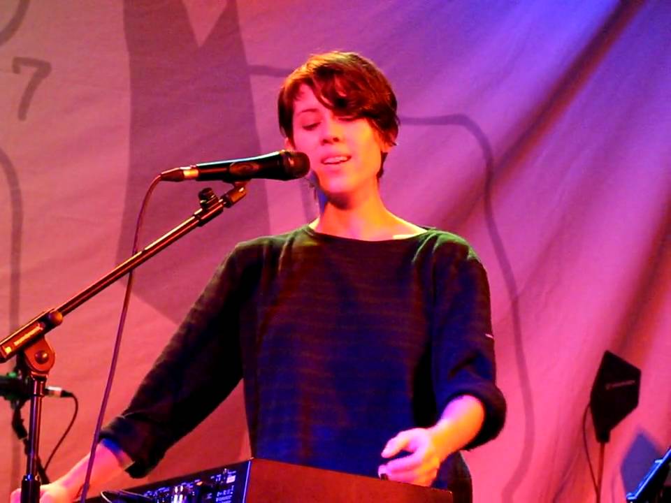 16/23 Tegan & Sara - Sara's First Girlfriend + Alligator @ Manchester Academy, England 11/14/09