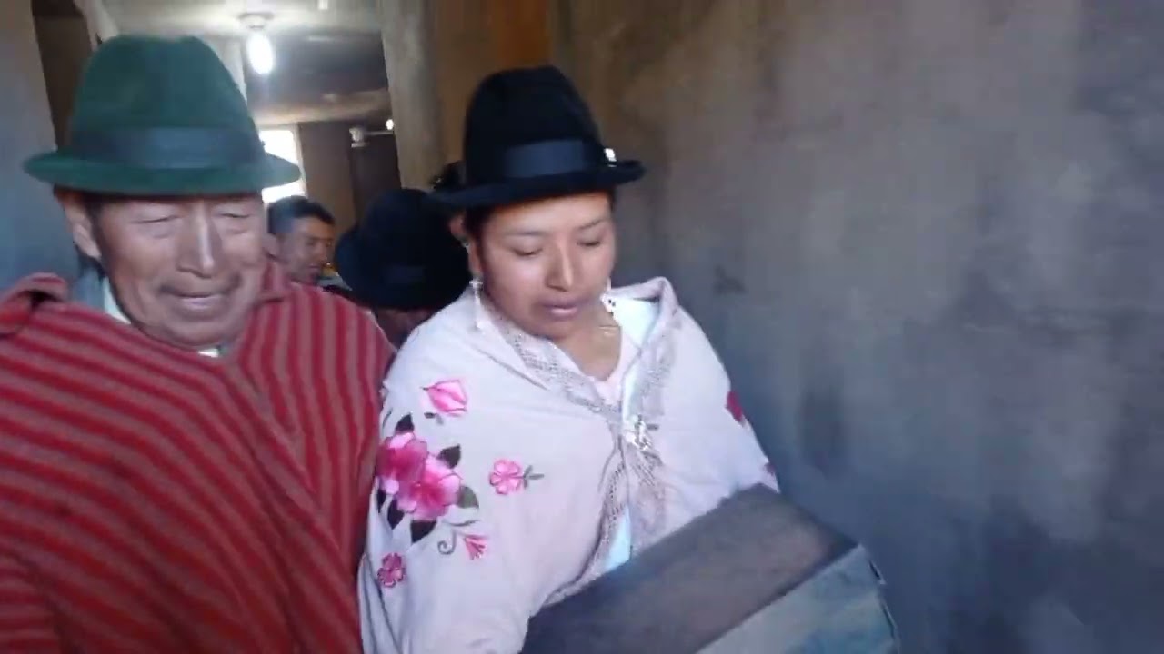 Matrimonio en Comunidades Guantopolo Parroquia ZUMBAHUA Familia Candelejo Cuzco.