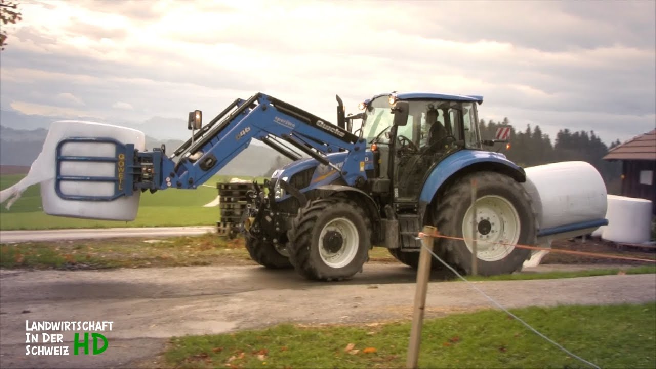 New Holland T5.115 - Ballen entladen