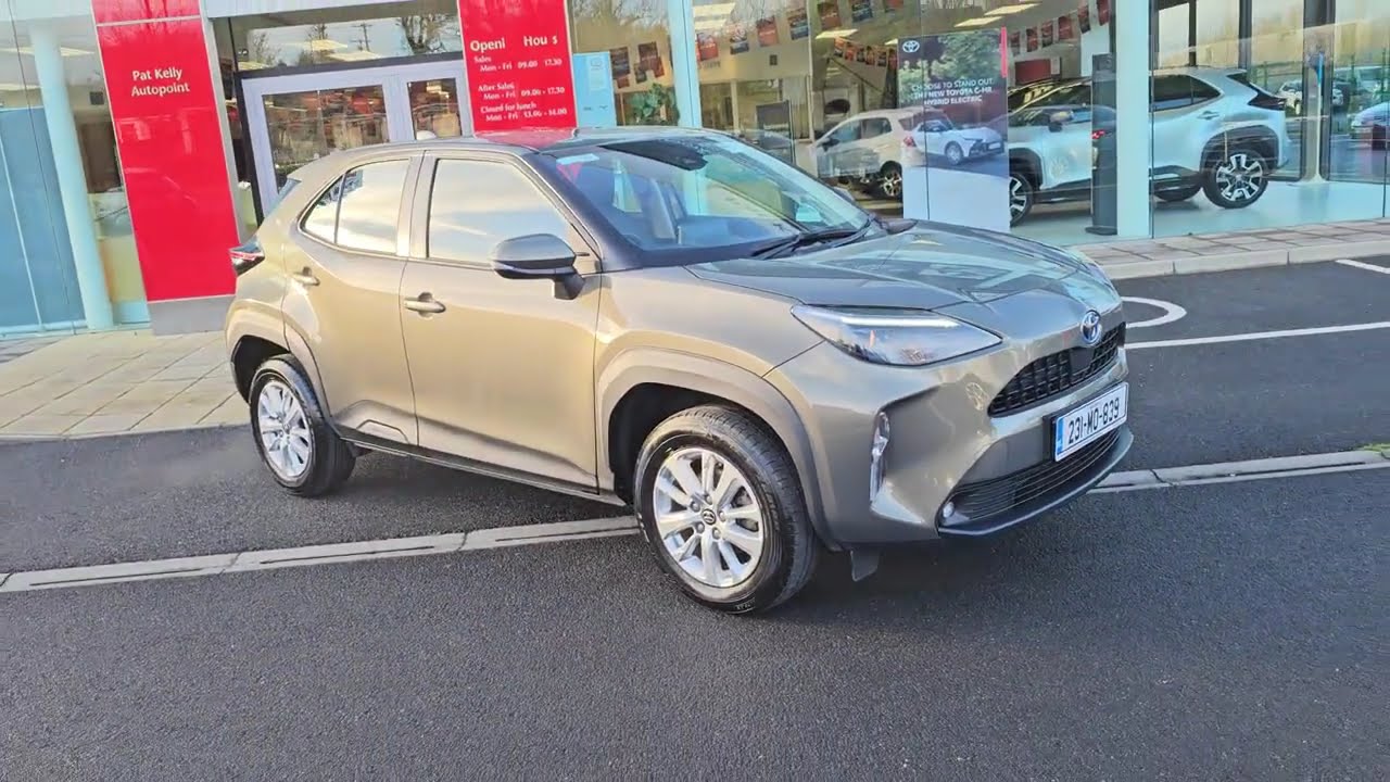 231MO839 Yaris Cross Luna