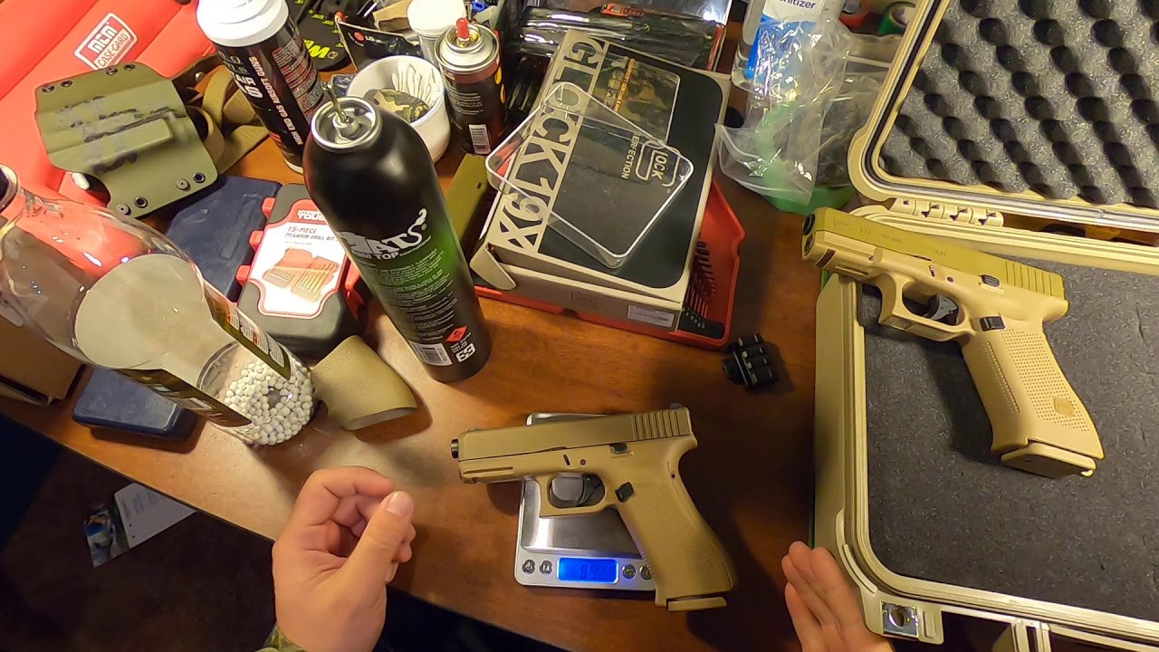 Umarex airsoft Glock 19x vs Real steel Glock 19x made in USA Russian language (part one)