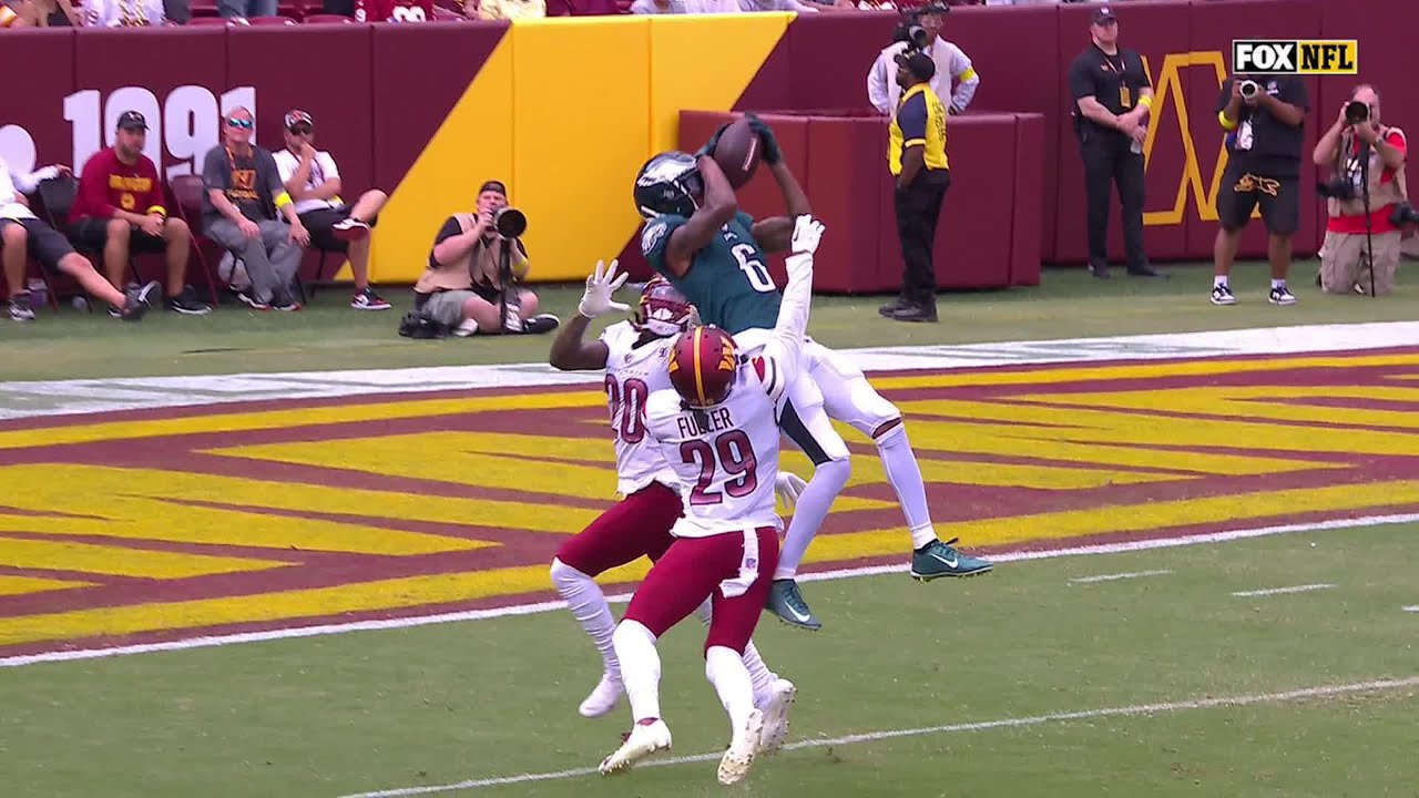 DeVonta Smith Mosses Defenders TWICE on TD Drive
