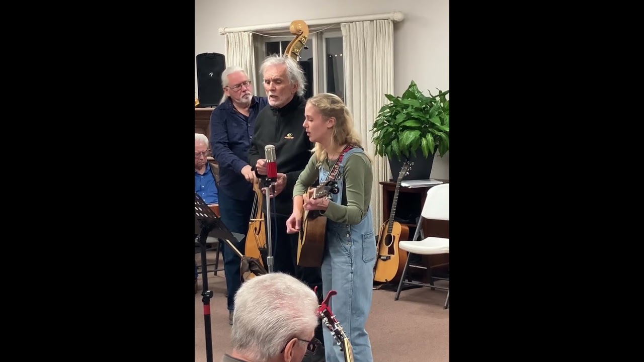 Graylee Vinson (13) at the Tishomingo Jam plays Bury Me Beneath The Weeping Willow #bluegrass 