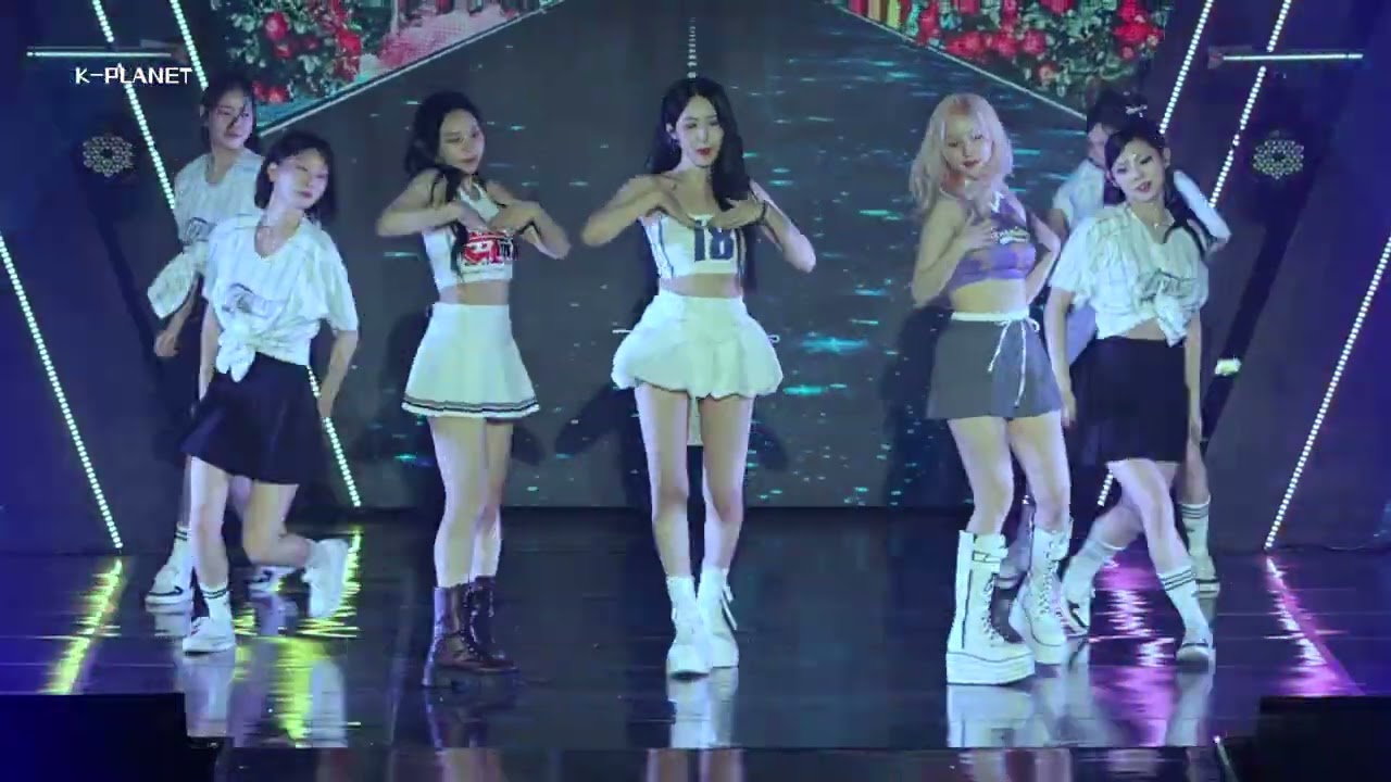 VIVIZ CONCERT 'Red Sun! (환상)' 4K Fancam 직캠 | 비비지 콘서트 'V.hind: Love and Tears' in SEOUL 240601
