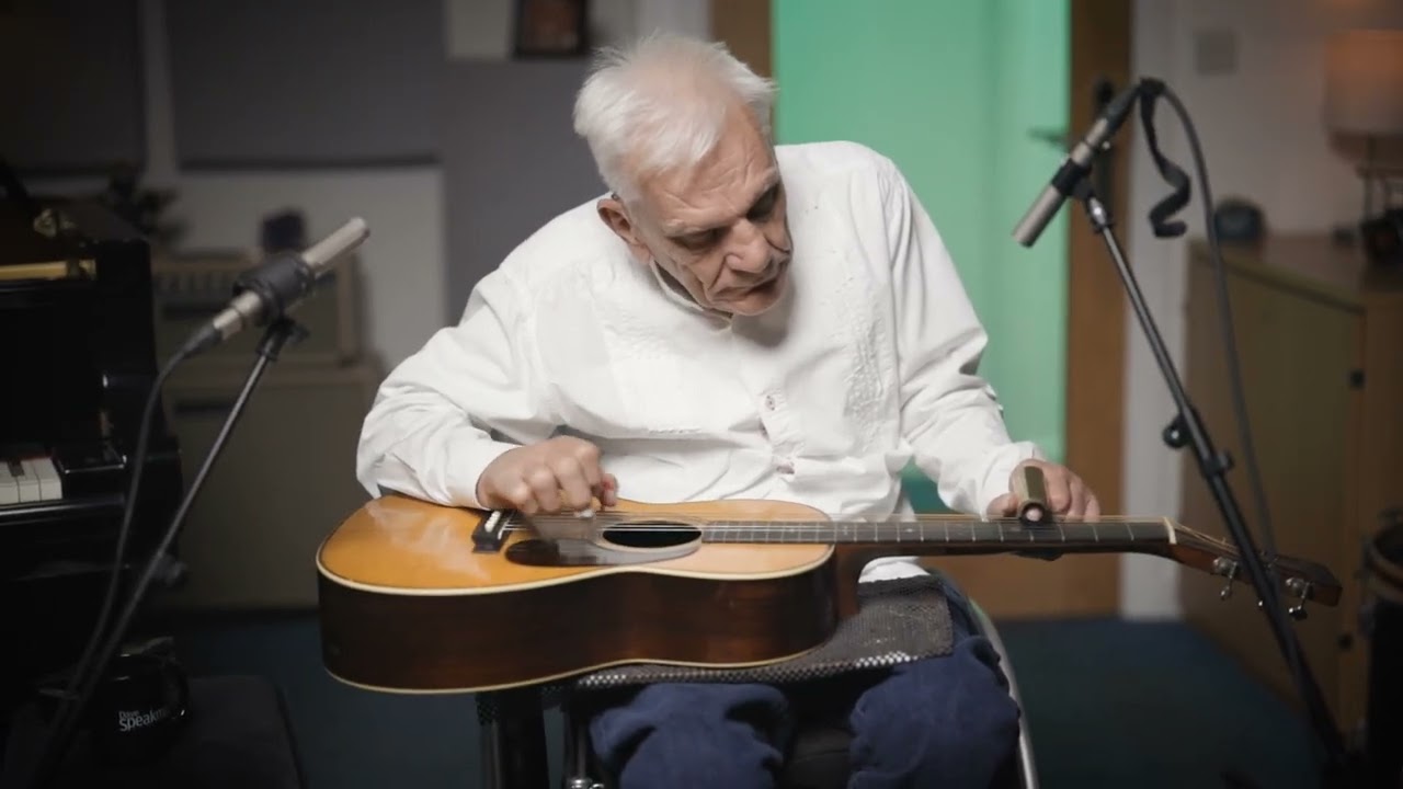 Martin Guitar.. 1932 Hawaiian model. Instrumental - Jim's Pies