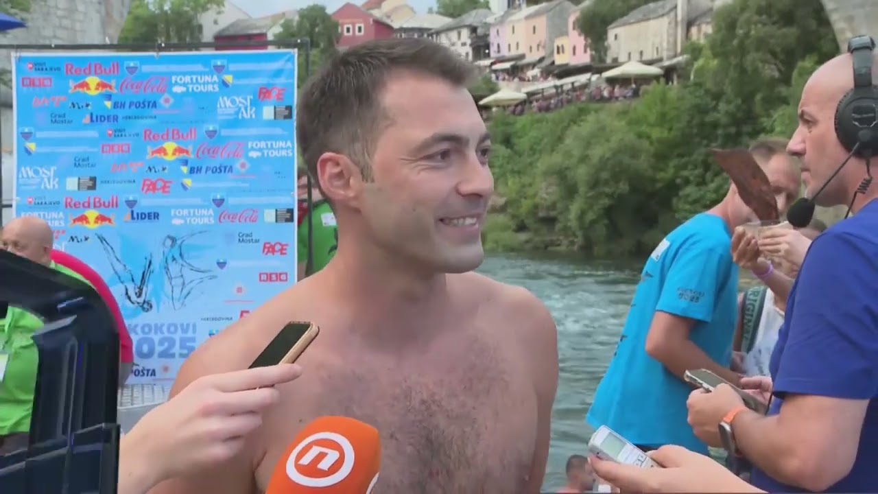 Održani tradicionalni skokovi sa Starog mosta u Mostaru