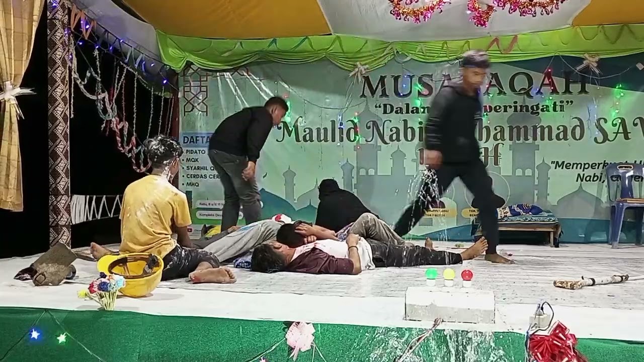 Penampilan santriwan Dayah mini aceh