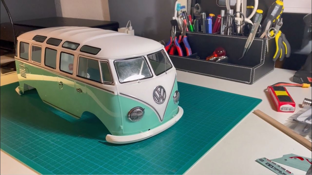 Making of Tamiya Volkswagen Bus T1 on MST CMX