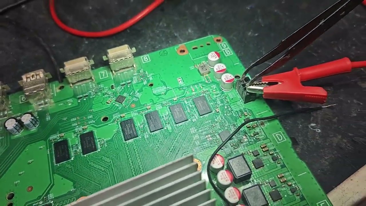 XBOX ONE S ENCIENDE DESPUÉS DE 30 SEGUNDOS - FALLA DE MEMORIAS - DIAGNÓSTICO Y SOLUCIÓN EN ESTE CASO