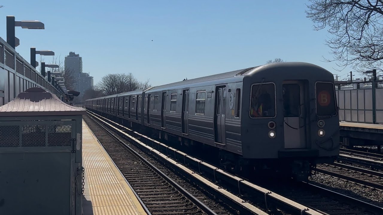 BMT Brighton line: Neck Road, local Q trains and express B trains