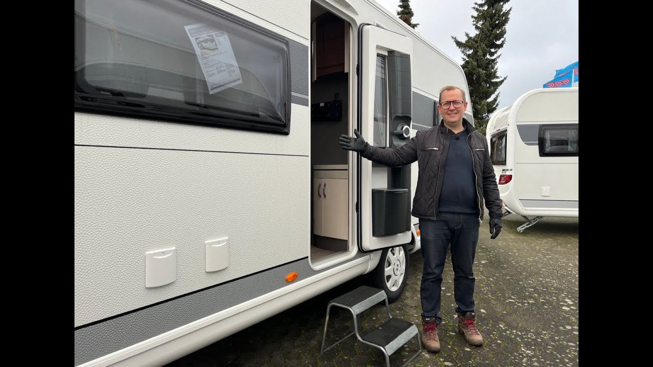 HOBBY EXCELLENT 560 CFE - KÆMPE RUNDSIDDEGRUPPE OG STORT KØKKEN