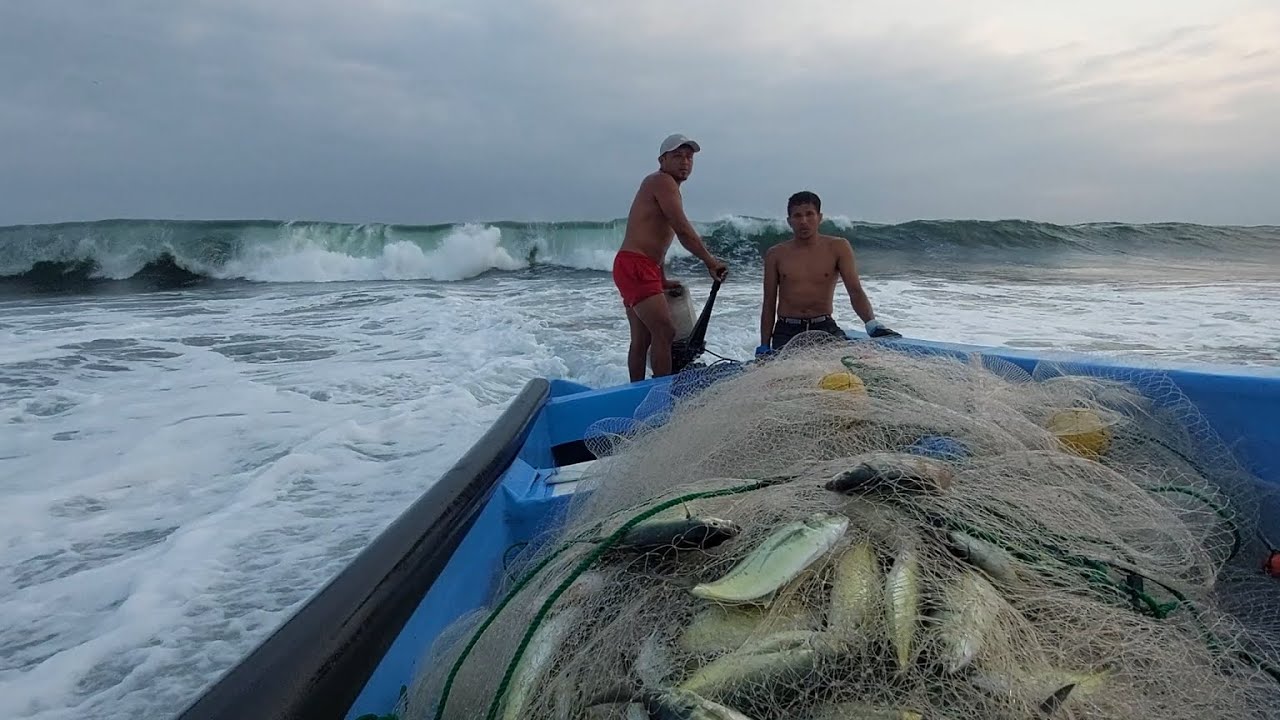 VARANDO CON CASI 7 QUINTALES en mar violento