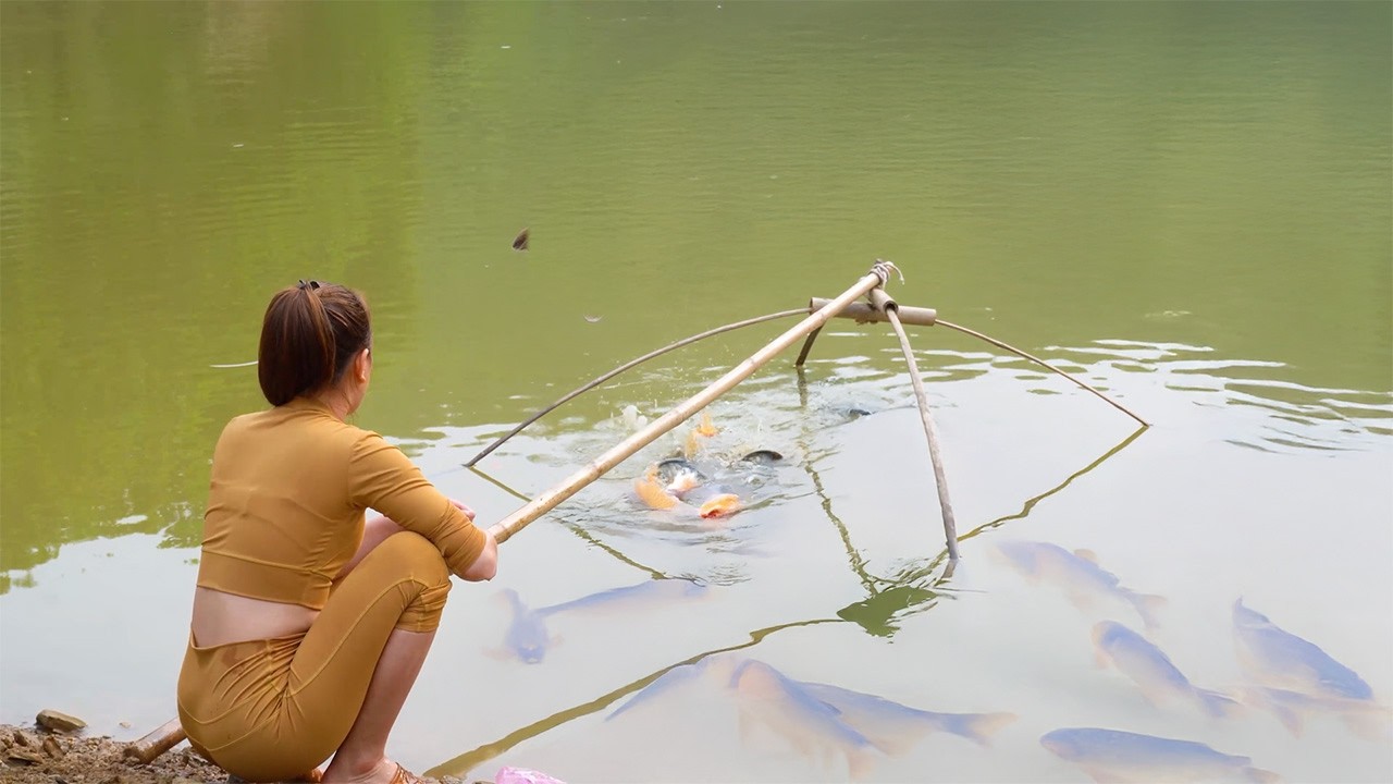 Massive Success! Filling 10 Baskets with Wild Fish in One Afternoon