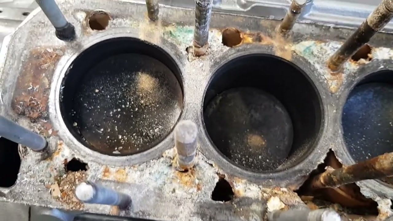 Jaguar E-type Series 3,V12 Head Removal - Merida [Pt 2]
