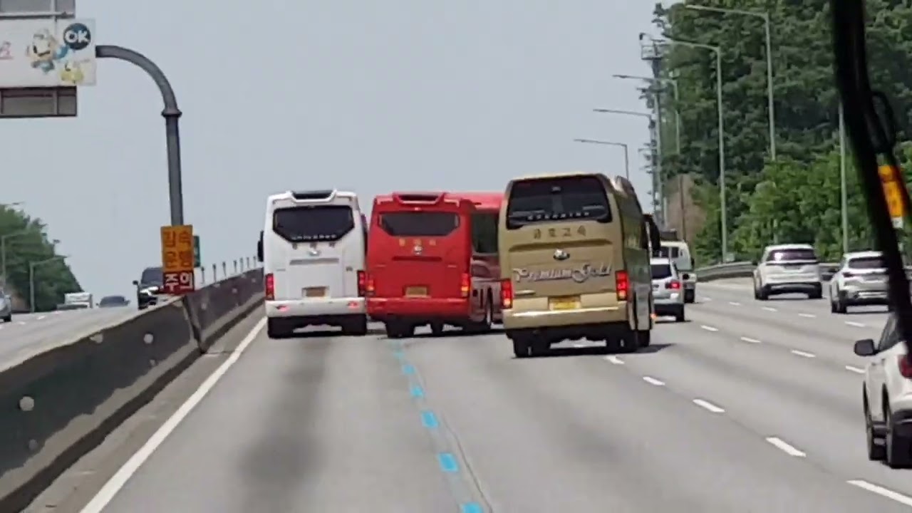 Видео автобуса, едва не разбившегося на корейском шоссе
