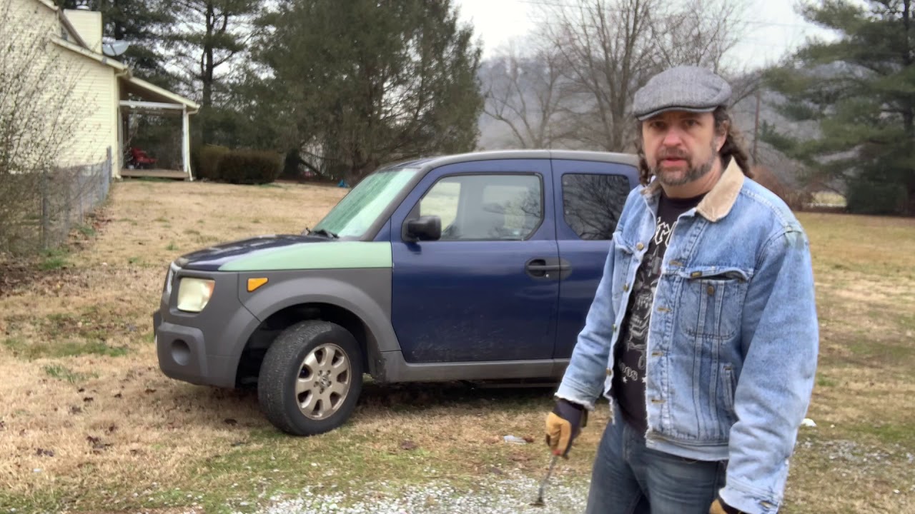 Снятие пластиковых боковых панелей порогов Honda Element (крышек порогов)
