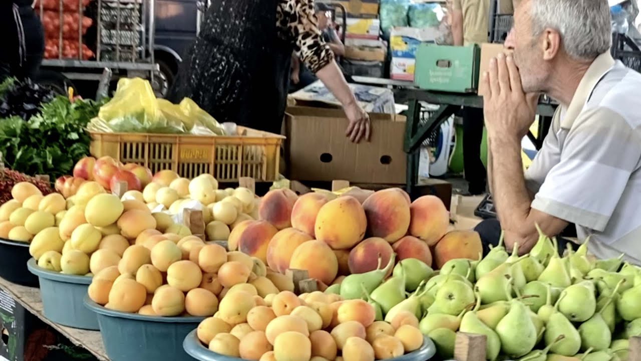 Food market in Yerevan 亚美尼亚埃里温 拉菲菜市场