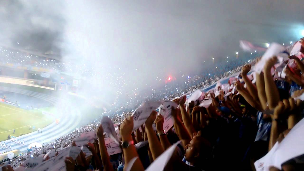 Torcida do Paysandu incendeia o mangueirão