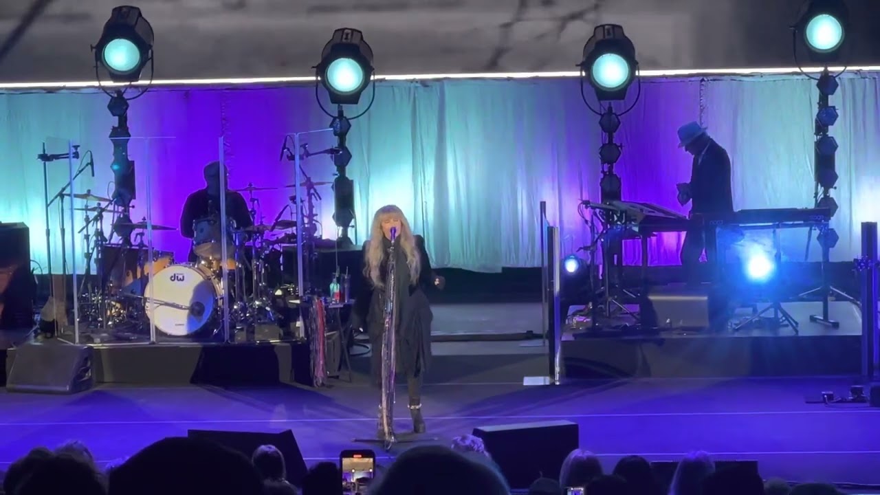 Stevie Nicks, “Dreams” - Live on June 12, 2022 - Shoreline Amphitheater in Mountain View