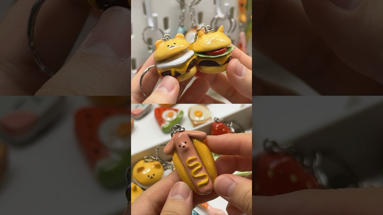 first time making clay keychains and i&rsquo;m obsessed🍔🌭🍓 full process is uploaded on youtube!