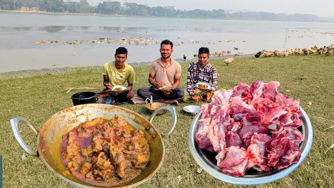 নিজের হাতে গরুর গোস্ত রান্না করে,খামারের ছোট ভাইদের নিয়ে চড়ে বসে খেলামচড়ে বসে খাওয়ার মজাই আলাদা 